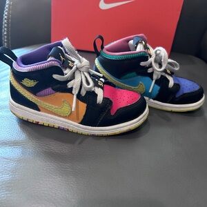 Nike Black and Orange Sneakers Dynamic Style